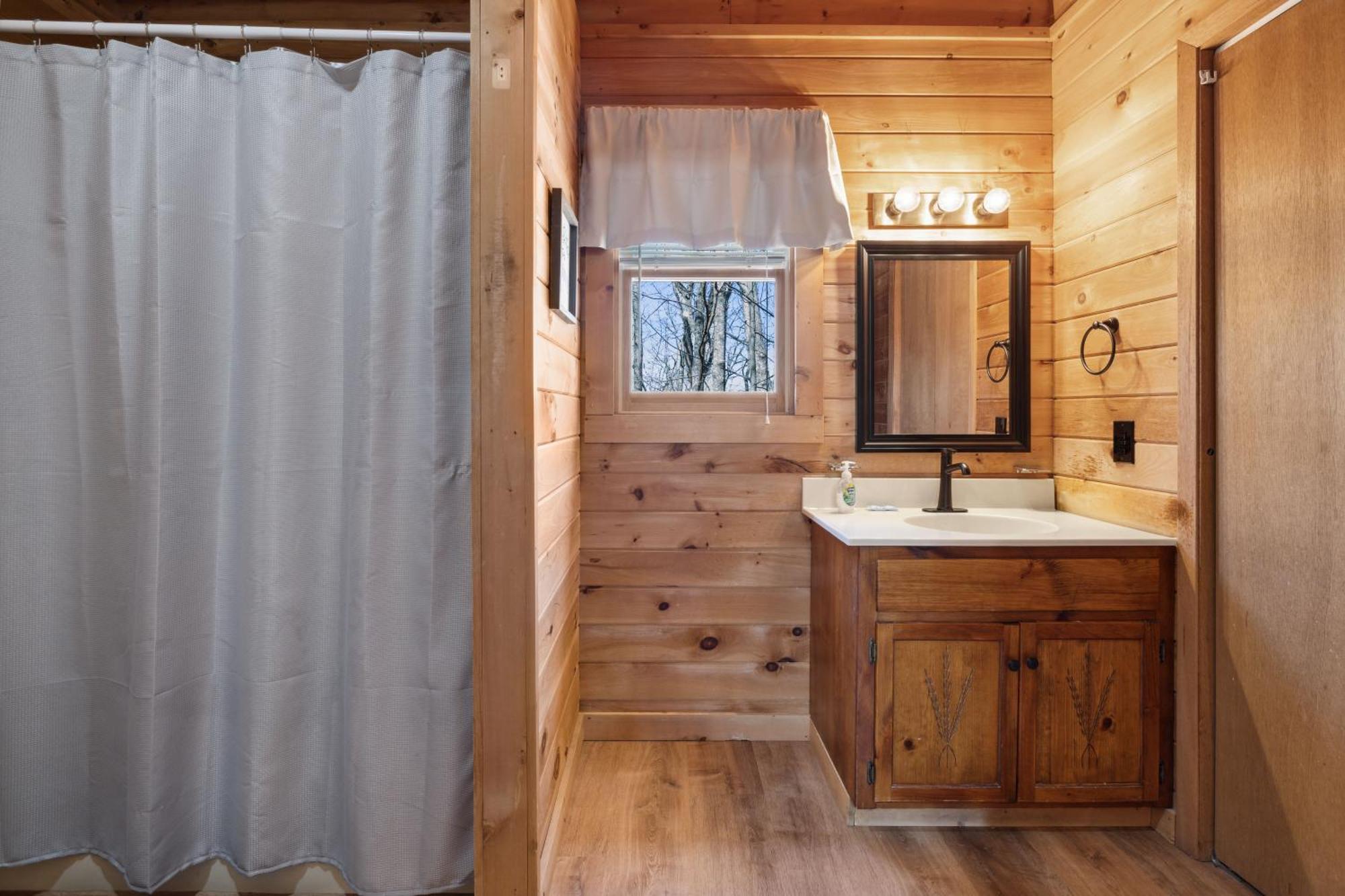 Cozy Family Friendly Cabin With Hot Tub, Near Gatlinburg, Pigeon Forge, Dollywood Sevierville Exterior photo