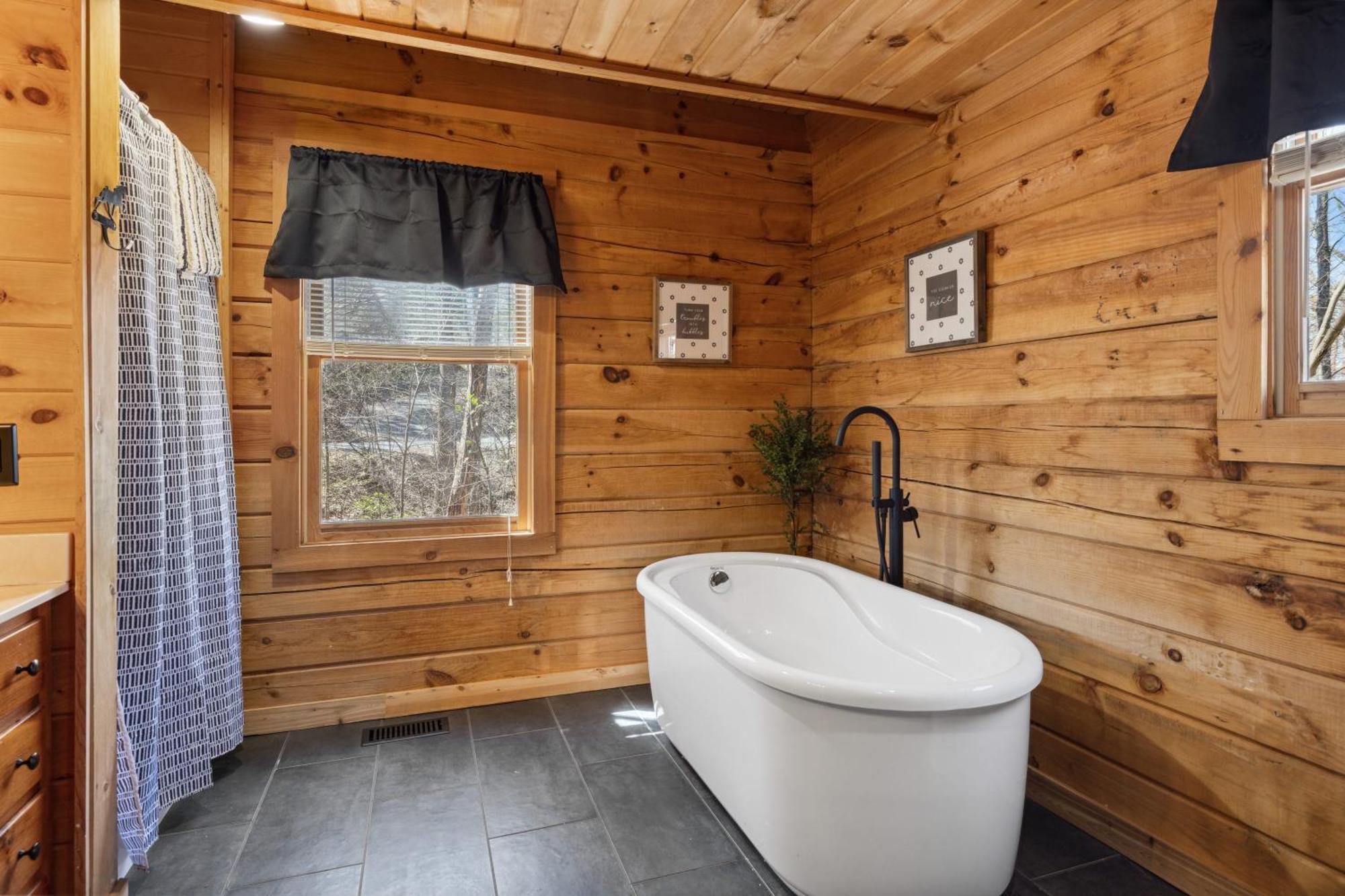 Cozy Family Friendly Cabin With Hot Tub, Near Gatlinburg, Pigeon Forge, Dollywood Sevierville Exterior photo